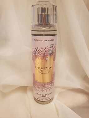🥂CHAMGAGNE TOAST BATH & BODY WORKS        NEW